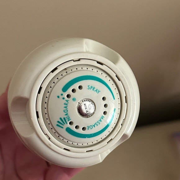 Shower Head Attachment to reduce water consumption - Picture 4 of 4